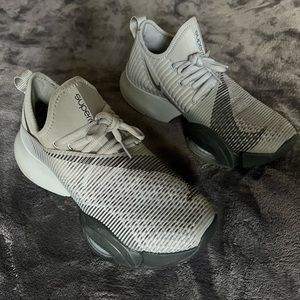 Nike HIIT Shoes - 7.5 Mens 9 Womens - Gray - Like new